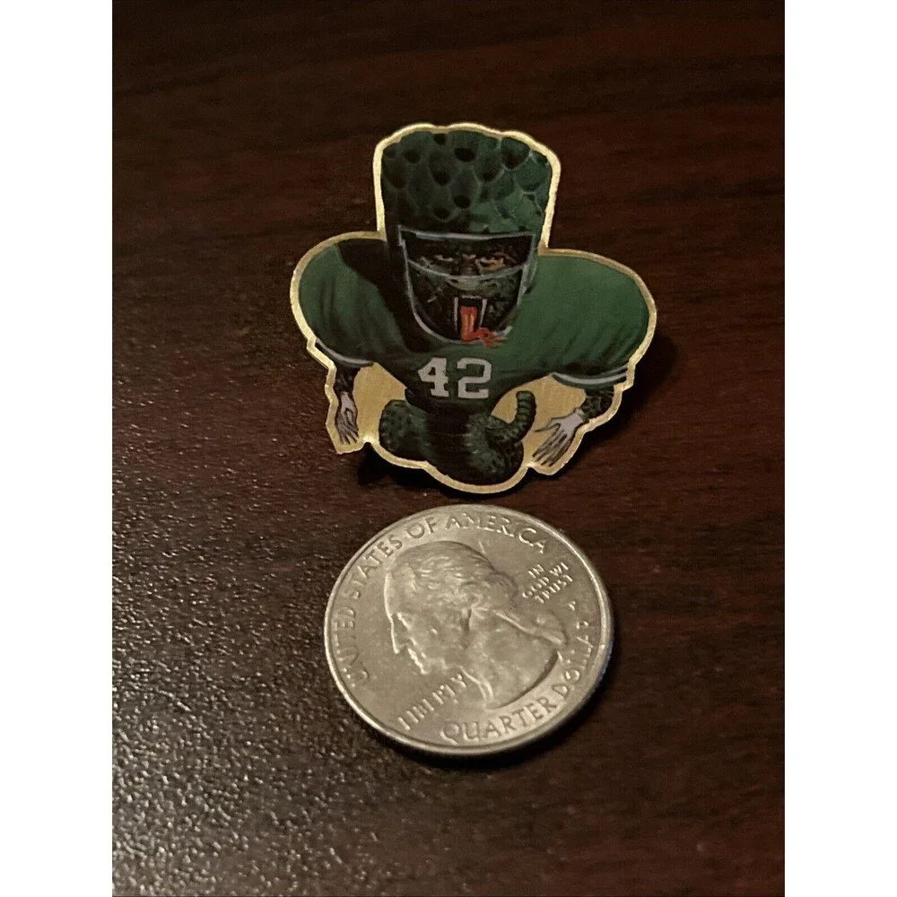 Vintage Coca-Cola NFL Monsters Of The Gridiron Ronnie “The Rattler” Lott Pin‎